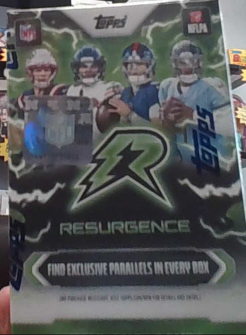 Topps Resurgence 2025 Football Blaster Box
